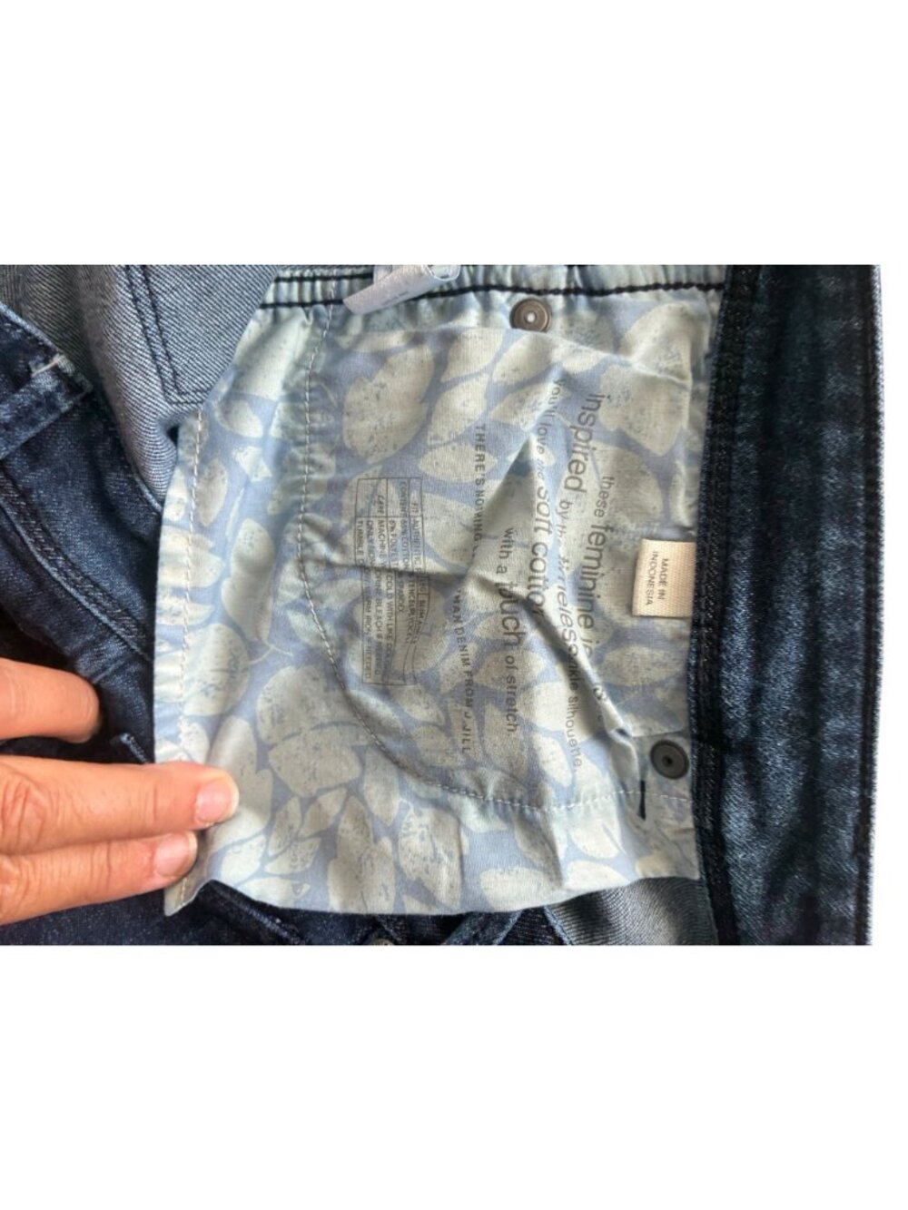 J Jill Denim Authentic Fit Slim Ankle Jeans Floral Embroidered Size 14 Blue - Picture 7 of 14